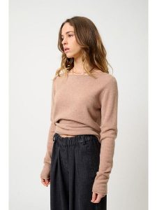 AUTHENTIC CASHMERE Kaszmirowy sweter "Criou" w kolorze beżowym rozmiar: L. Brązowe swetry oversize AUTHENTIC CASHMERE, l, bez wzorów, z kaszmiru, bez ramiączek. Za 286,16 zł.