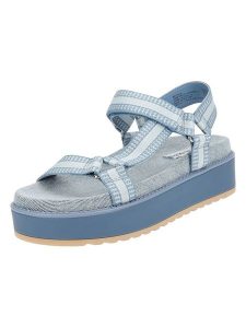 Steve Madden Sandały w kolorze błękitnym rozmiar: 40. Niebieskie sandały Steve Madden, bez wzorów, bez obcasa, na platformie, bez zapięcia. Za 217,99 zł.