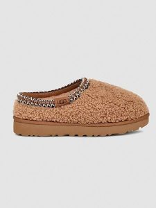 UGG Kapcie "Tasman Maxi Curly" w kolorze jasnobrązowym ze skóry owczej rozmiar: 36. Brązowe kapcie Ugg, bez wzorów, ze skóry. Za 279,78 zł.