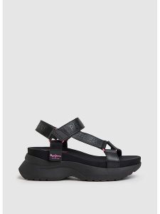 Pepe Jeans FOOTWEAR Sandały w kolorze czarnym rozmiar: 36. Czarne sandały Pepe Jeans FOOTWEAR, bez wzorów, z jeansu, z otwartym noskiem, bez obcasa, na platformie, bez zapięcia. Za 184,46 zł.