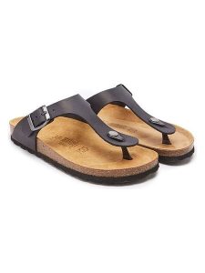 Mandel Skórzane japonki "Blanca" w kolorze czarnym rozmiar: 37. Czarne klapki Mandel, bez wzorów, bez obcasa. Za 130,99 zł.