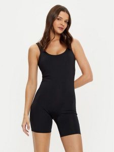 Girlfriend Collective Kombinezon 6012 Czarny Slim Fit. Czarne kombinezony GIRLFRIEND COLLECTIVE, s, bez wzorów, z syntetyku, sportowe, bez kołnierzyka, bez ramiączek. Za 369,99 zł.