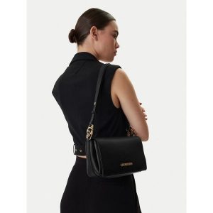 Torebka LOVE MOSCHINO. Czarne torebki klasyczne LOVE MOSCHINO, bez wzorów, bez dodatków. Za 657,99 zł.