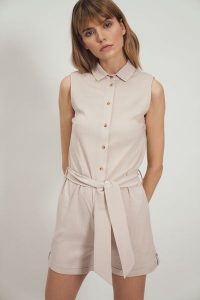 Letni Kombinezon bez Rękawów - Beżowy. Brązowe kombinezony Nife, na lato, xl, bez wzorów, z materiału, bez kołnierzyka, bez ramiączek. Za 229,90 zł.