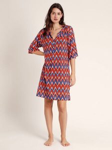 Admas Sukienka w kolorze czerwono-niebieskim rozmiar: XL. Czerwone sukienki Admas, na co dzień, xl, bez wzorów, z wiskozy, bez kołnierzyka, bez ramiączek, mini, proste. Za 86,99 zł.