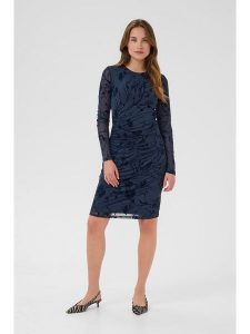 CULTURE Sukienka w kolorze granatowym rozmiar: L. Niebieskie sukienki Culture, l, bez wzorów, bez kołnierzyka, bez ramiączek, mini. Za 130,99 zł.