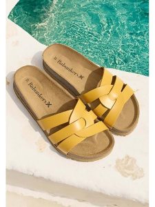 BABUNKERS Family Skórzane klapki w kolorze żółtym rozmiar: 38. Żółte klapki BABUNKERS Family, bez wzorów, z otwartym noskiem, bez obcasa. Za 173,99 zł.