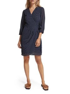 Scotch & Soda Sukienka w kolorze granatowym rozmiar: 42. Niebieskie sukienki Scotch & Soda, bez wzorów, bez kołnierzyka, bez ramiączek, mini. Za 145,26 zł.