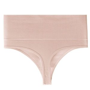 Stringi modelujące z wysokim stanem elastyczne na co dzień Maiu. Czarne stringi Intica, bez wzorów, z tkaniny. W wyprzedaży za 59,00 zł.