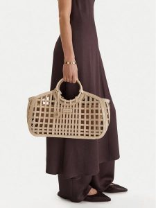 GINO ROSSI Torebka EO-LDA9109 Beżowy. Brązowe torebki klasyczne Gino Rossi, bez wzorów, z materiału, bez dodatków. Za 299,99 zł.