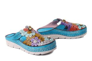 LAURA VITA 0007644 Dorry 22 bleu, klapki damskie. Niebieskie klapki LAURA VITA, bez wzorów, ze skóry, bez obcasa. Za 305,92 zł.