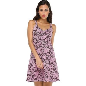 Sukienka w kolorze różowym ze wzorem. Sukienki marki Donna Rossa. W wyprzedaży za 139,95 zł.