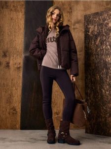 Legginsy z ociepleniem - brązowy. Brązowe legginsy Sinsay, bez wzorów. Za 39,99 zł.