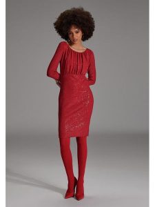SWING Sukienka w kolorze czerwonym rozmiar: 38. Czerwone sukienki Swing, bez wzorów, bez kołnierzyka, bez ramiączek, midi. Za 214,70 zł.