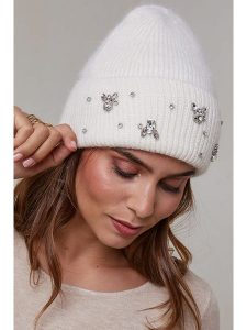 Soft Cashmere Czapka w kolorze białym rozmiar: onesize. Białe czapki Soft Cashmere, bez wzorów, z kaszmiru. Za 92,42 zł.