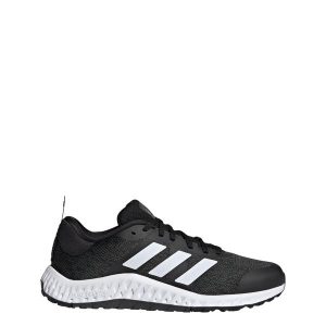 Buty Everyset Trainer. Białe buty sportowe ADIDAS, bez wzorów, z materiału, bez zapięcia, na fitness i siłownię. W wyprzedaży za 333,45 zł.