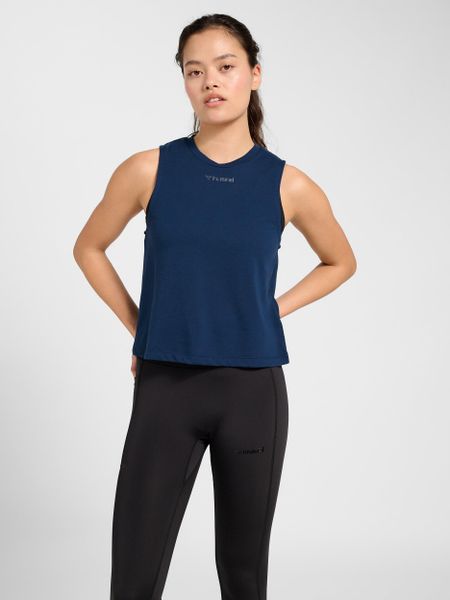 Damski tank top Hummel. Brązowe topy Hummel, m, bez wzorów, z bawełny, klasyczne, bez kołnierzyka, bez ramiączek. Za 132,70 zł.