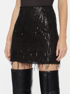 ONLY Spódnica mini 15305742 Czarny Regular Fit. Czarne spódnice ONLY, l, bez wzorów, z syntetyku, mini. Za 119,99 zł.