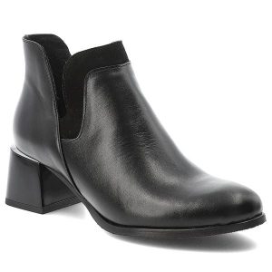 Czarne Botki Armodo Eleganckie Obuwie Damskie. Czarne botki Armodo, bez wzorów, ze skóry, bez obcasa, na obcasie, bez zapięcia. Za 339,99 zł.