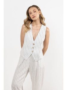 Awama Kamizelka w kolorze kremowym rozmiar: XL. Brązowe kamizelki Awama, xl, bez wzorów, bez kołnierzyka, bez ramiączek, bez kaptura. Za 127,99 zł.