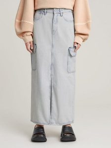 G-Star Spódnica dżinsowa w kolorze błękitnym rozmiar: W25. Niebieskie spódnice G-Star, na co dzień, z aplikacjami, ze skóry, klasyczne, maxi. Za 217,99 zł.