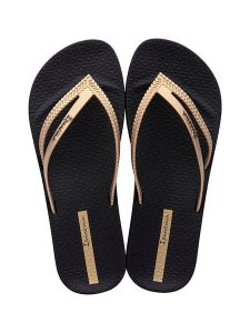 Ipanema Japonki w kolorze czarnym rozmiar: 37. Czarne klapki Ipanema, bez wzorów, z otwartym noskiem, bez obcasa. Za 73,95 zł.