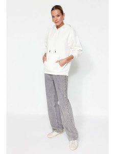 Trendyol Bluza w kolorze białym rozmiar: M. Białe bluzy Trendyol, m, bez wzorów, z kapturem. Za 87,81 zł.