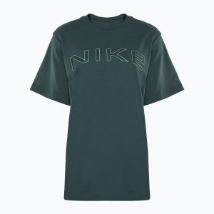 Koszulka damska Nike Sportswear Loose Graphic. Zielone bluzki Nike, l, bez wzorów, sportowe, bez kołnierzyka, bez ramiączek. Za 149,99 zł.