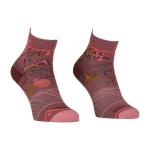 Skarpety merino damskie Ortovox Alpine Light Quarter Socks. Czerwone skarpetki ORTOVOX, bez wzorów. Za 97,99 zł.