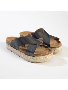 BACKSUN Klapki "Milano" w kolorze khaki rozmiar: 38. Brązowe klapki Backsun, bez wzorów, z otwartym noskiem, bez obcasa. Za 127,35 zł.