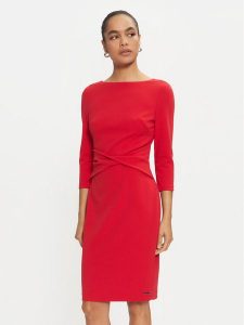 Calvin Klein Sukienka koktajlowa K20K207470 Czerwony Slim Fit. Czerwone sukienki Calvin Klein, bez wzorów, z syntetyku, wizytowe, bez kołnierzyka, bez ramiączek. Za 679,99 zł.