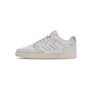 Sneakersy damskie Hummel ST. Power Play. Białe buty sportowe Hummel, bez wzorów, bez zapięcia. Za 284,00 zł.