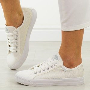 Białe trampki damskie Lee Cooper 3422. Białe trampki Lee Cooper, bez wzorów, z jeansu, bez zapięcia. Za 159,00 zł.