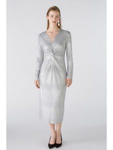Oui Sukienka w kolorze srebrnym rozmiar: 36. Szare sukienki Oui, bez wzorów, bez kołnierzyka, bez ramiączek, midi. Za 171,28 zł.