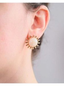 Heliophilia Kolczyki-wkrętki z cyrkoniami rozmiar: onesize. Białe kolczyki Heliophilia, z cyrkonią, metalowe. Za 29,95 zł.