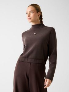 Guess Bluza V4YQ05 KCAY2 Brązowy Regular Fit. Brązowe bluzy Guess, l, z aplikacjami, z syntetyku, bez kaptura. Za 329,99 zł.