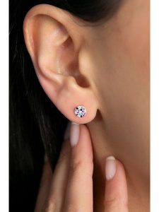 Lodie Silver Srebrne kolczyki-wkrętki z cyrkoniami rozmiar: onesize. Szare kolczyki Lodie Silver, z cyrkonią, srebrne. Za 39,99 zł.