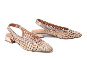 GIOSEPPO 79251 Hounslow platinum, czółenka damskie. Żółte czółenka Gioseppo, w ażurowe wzory, ze skóry, bez obcasa, na obcasie, bez zapięcia. Za 409,90 zł.