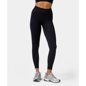 Legginsy bezszwowe push-up Carpatree Elite czarne. Czarne legginsy Carpatree, bez wzorów, z elastanu, z podwyższonym stanem. W wyprzedaży za 169,99 zł.