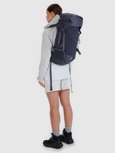 4F Plecak trekkingowy (30 L) - granatowy Uniwersalny. Szare plecaki 4f. W wyprzedaży za 349,99 zł.