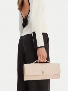 Badura Torebka C-JERRY-01 Beżowy. Brązowe torebki klasyczne Badura, bez wzorów, z materiału, bez dodatków. Za 229,99 zł.