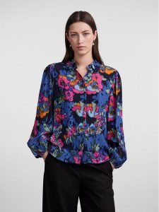YAS Koszula 26030731 Kolorowy Regular Fit. Koszule YAS, s, bez wzorów, z wiskozy, bez kołnierzyka, bez ramiączek. Za 349,99 zł.