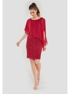 SWING Sukienka w kolorze czerwonym rozmiar: 38. Czerwone sukienki Swing, bez wzorów, z koronki, bez kołnierzyka, bez ramiączek, midi. Za 217,99 zł.