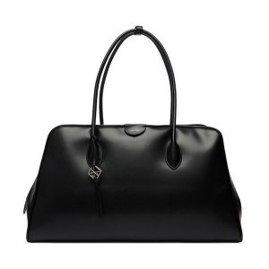 Torebka Calvin Klein. Czarne shopper bag Calvin Klein, bez wzorów, bez dodatków. Za 799,99 zł.