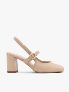 Beżowe czółenka typu slingback. Brązowe czółenka Brawo sp. z o.o., bez wzorów, z gumy, bez obcasa, na obcasie, bez zapięcia. W wyprzedaży za 296,99 zł.