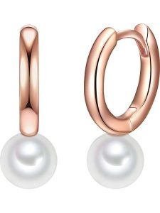The Pacific Pearl Company Pozłacane kolczyki-kreole z perłami rozmiar: onesize. Białe kolczyki The Pacific Pearl Company, z perłą, pozłacane. Za 307,46 zł.