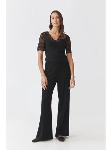 TATUUM Bluzka w kolorze czarnym rozmiar: XL. Czarne bluzki Tatuum, xl, bez wzorów, z koronki, bez kołnierzyka, bez ramiączek. Za 100,28 zł.