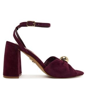 Sandały Steve Madden. Czerwone sandały Steve Madden, bez wzorów, bez obcasa, na słupku, bez zapięcia. Za 519,99 zł.