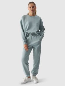 4F Spodnie dresowe joggery damskie - turkusowe XXL. Niebieskie spodnie dresowe 4f, s, bez wzorów, z bawełny. W wyprzedaży za 59,99 zł.