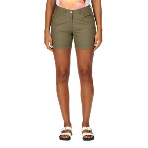 Pemma damskie spodenki. Zielone szorty Regatta, bez wzorów, z bawełny, eleganckie. Za 191,50 zł.